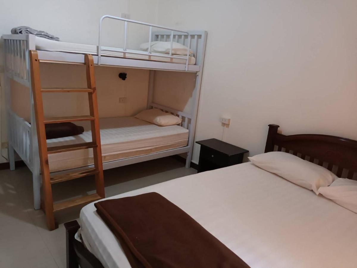 Happy House Hostel